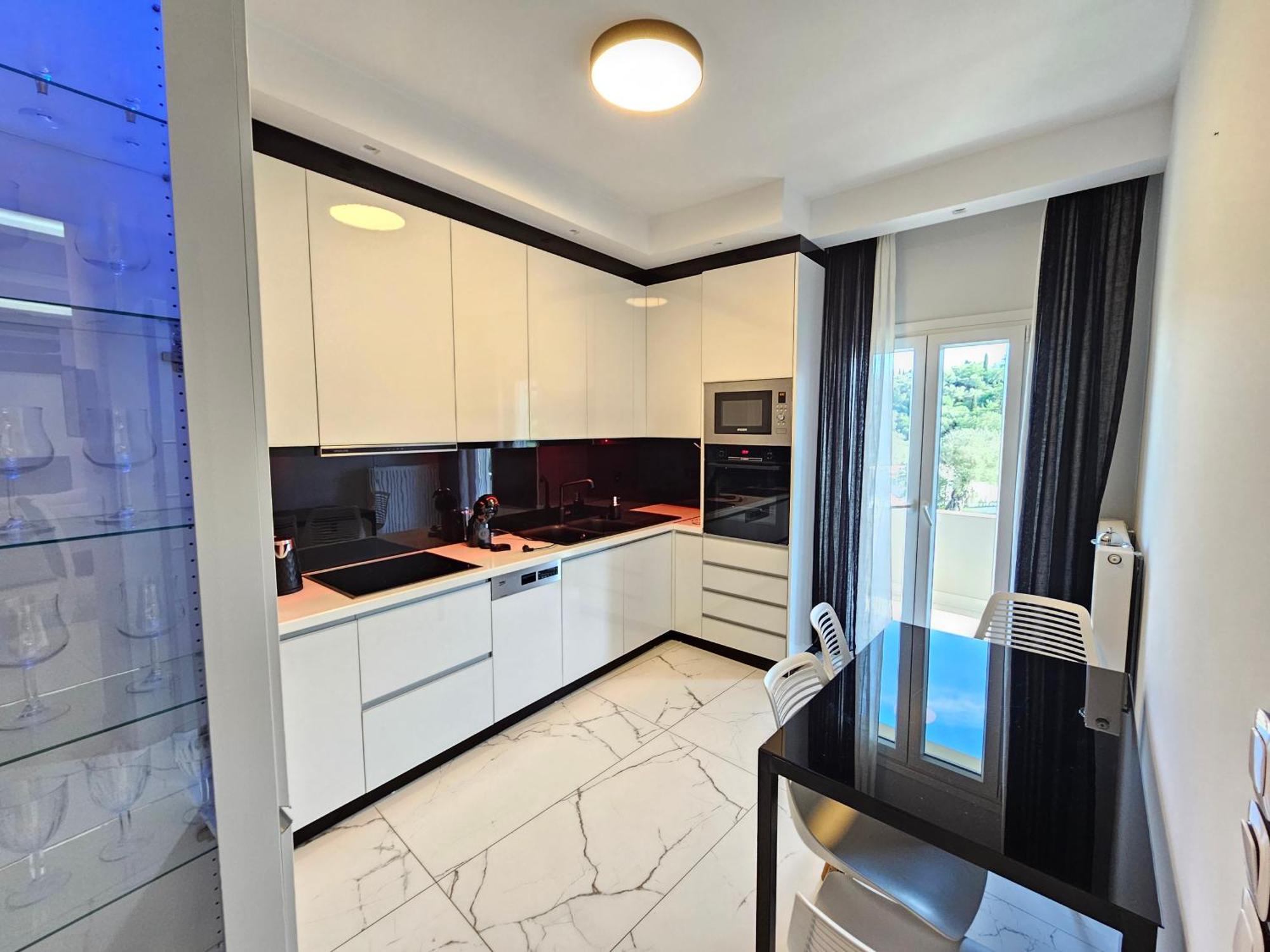 Apartament Grey Luxury House Ýpsos