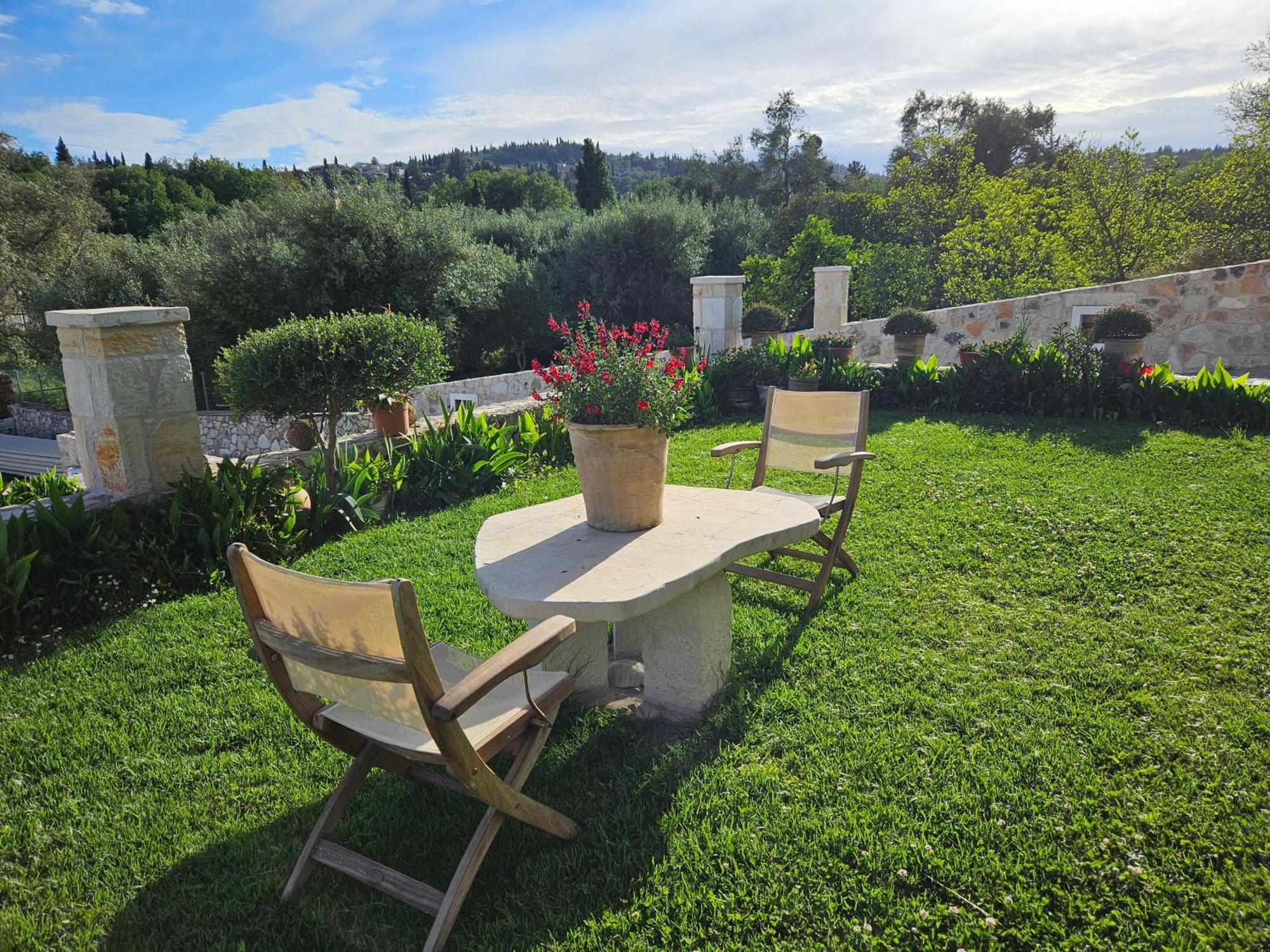 Apartament Grey Luxury House Ýpsos