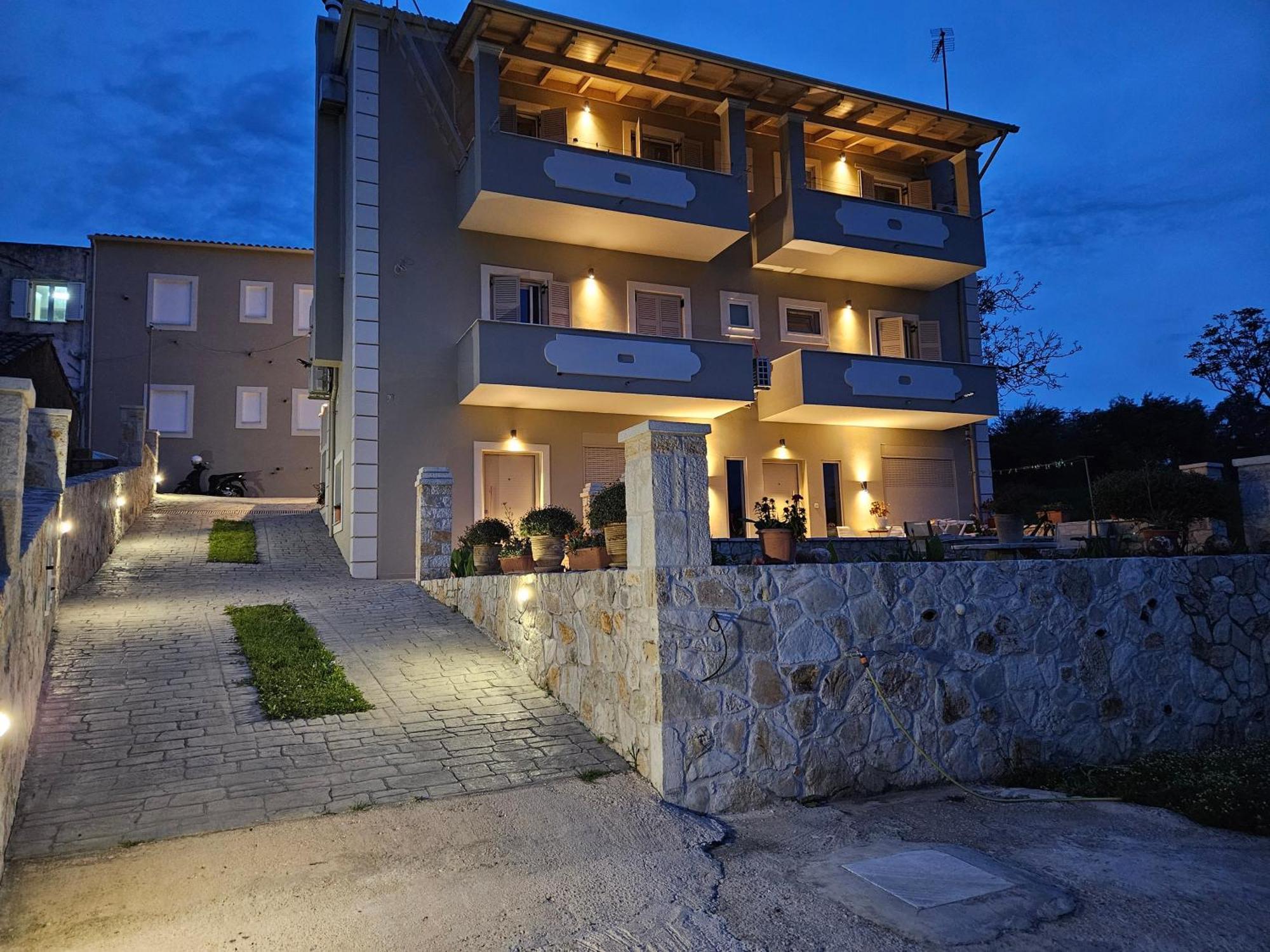 Apartament Grey Luxury House Ýpsos