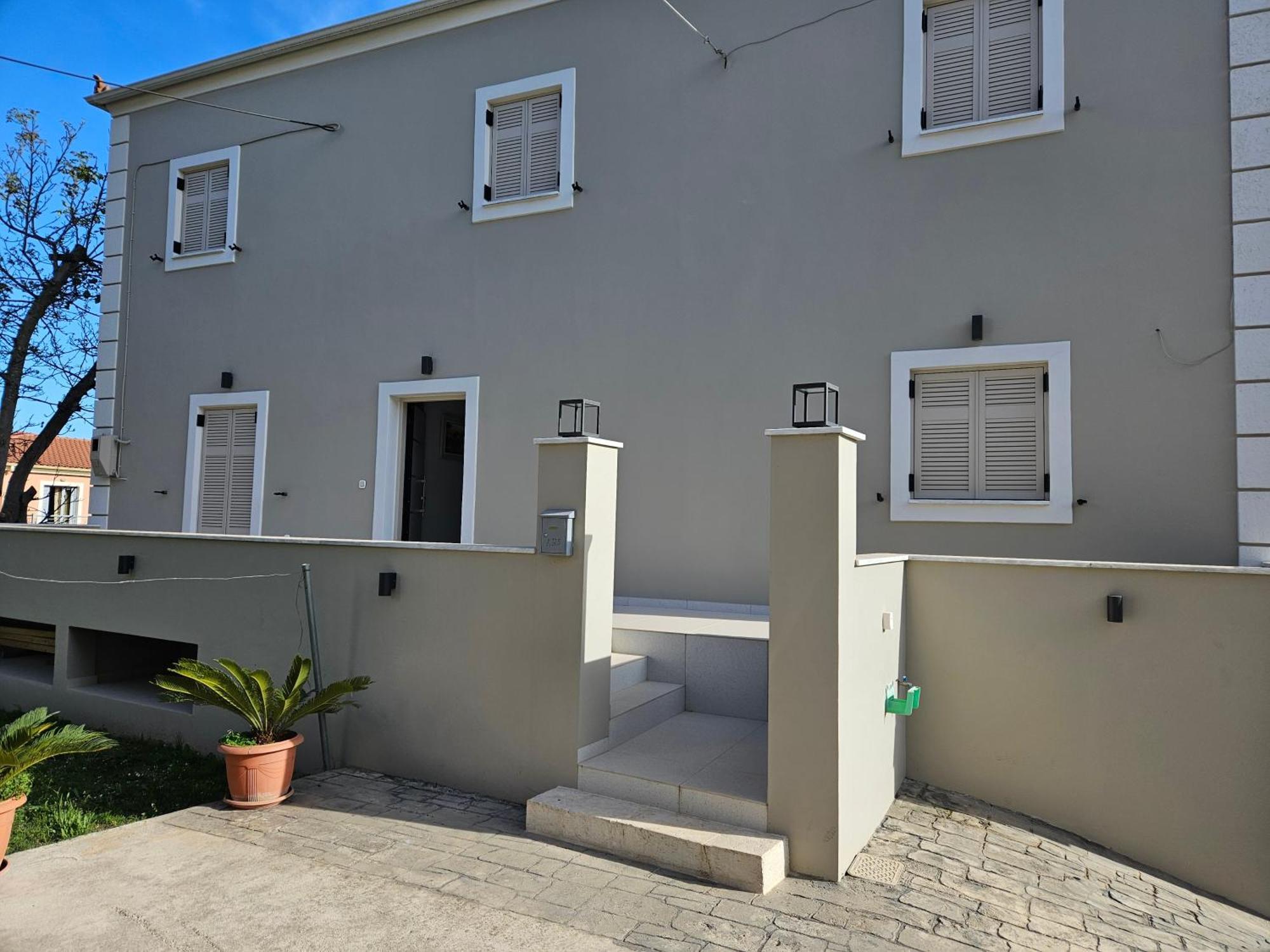 Apartament Grey Luxury House Ýpsos